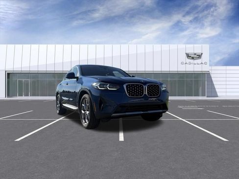 Used 2025 BMW X4 xDrive30i AWD/4WD image 8