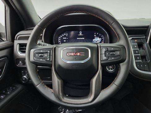 Used 2024 GMC Yukon AT4 w/ Technology Package AWD/4WD image 31