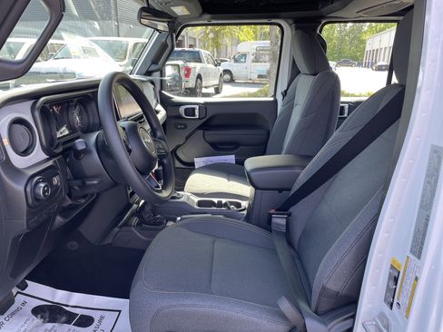 New 2026 Jeep Gladiator Sport AWD/4WD image 12