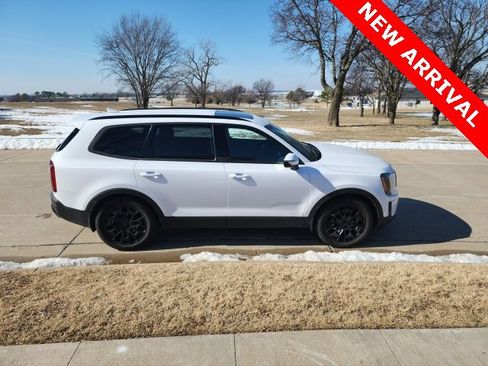 Used 2021 Kia Telluride EX w/ EX Premium Package image 2