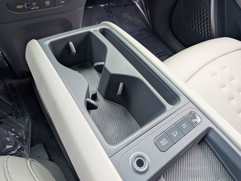 Used 2026 Kia EV9 Wind image 29