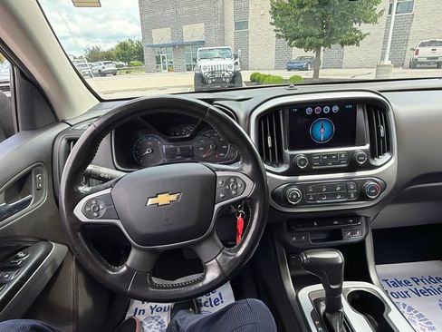 Used 2017 Chevrolet Colorado LT w/ Midnight Edition AWD/4WD image 15