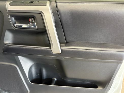 Used 2019 Toyota 4Runner SR5 Premium image 18