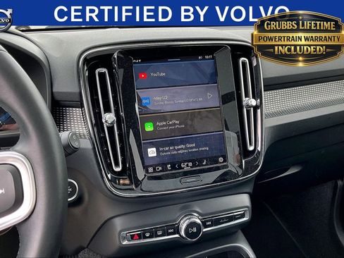Used 2025 Volvo XC40 B5 Plus AWD/4WD image 7