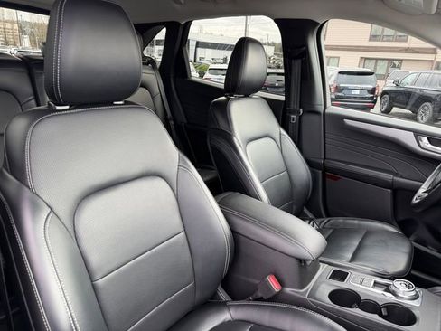 Used 2024 Ford Escape Platinum image 39