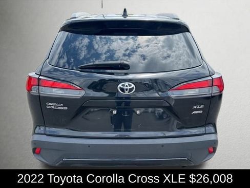 Used 2022 Toyota Corolla Cross XLE image 8