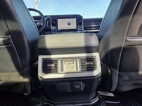 Used 2024 Ford F250 Lariat w/ Chrome Package image 31