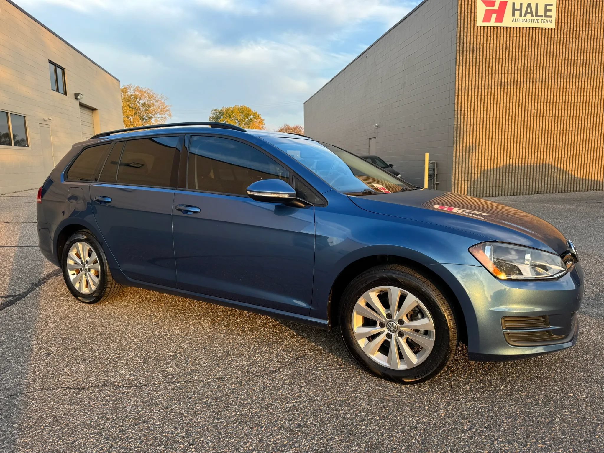 Used 2017 Volkswagen Golf S AWD/4WD image 12