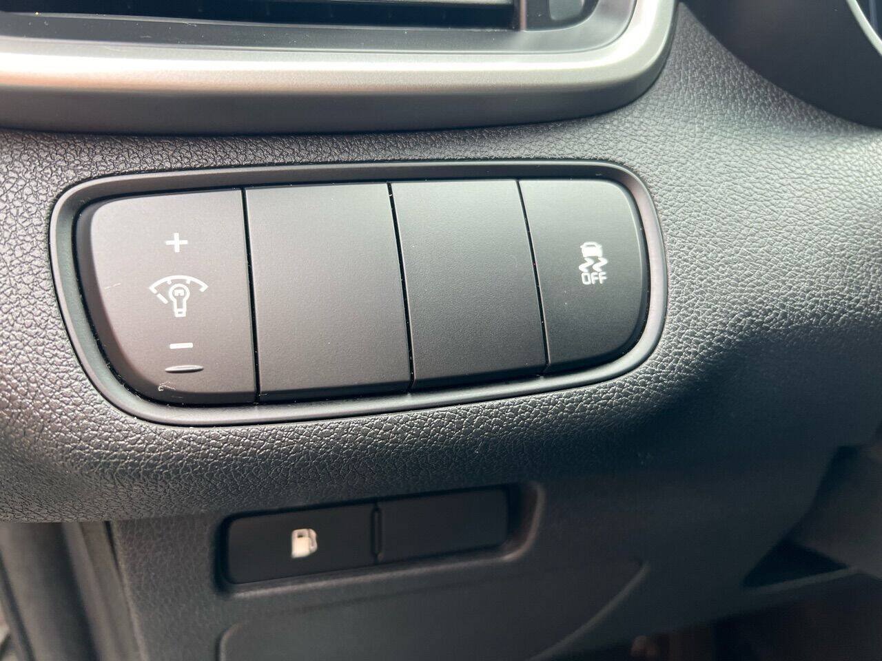 Used 2017 Kia Sorento L FWD image 20