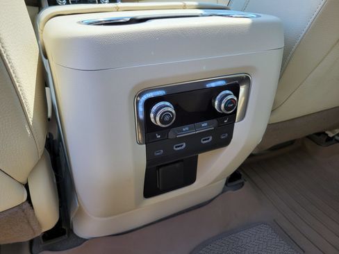 Used 2024 GMC Yukon XL Denali w/ Denali Reserve Package AWD/4WD image 29