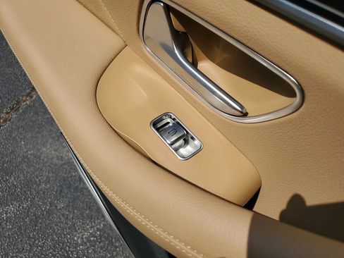 Used 2025 Mercedes-Benz GLS 580 4MATIC image 15