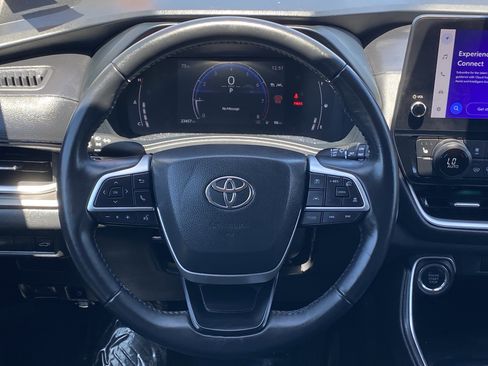 Certified 2025 Toyota Grand Highlander AWD image 17