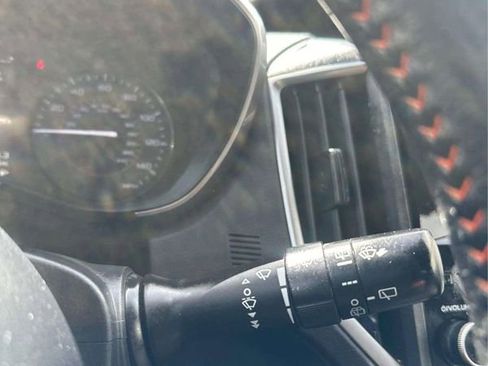 Used 2019 Subaru Crosstrek 2.0i Premium w/ Eyesight System image 28