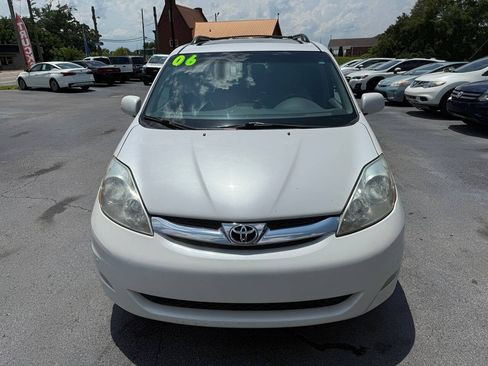 Used 2006 Toyota Sienna XLE Limited w/ XLE Limited PKG 3 FWD image 8