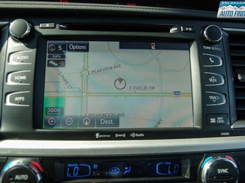 Used 2019 Toyota Highlander XLE AWD/4WD image 20