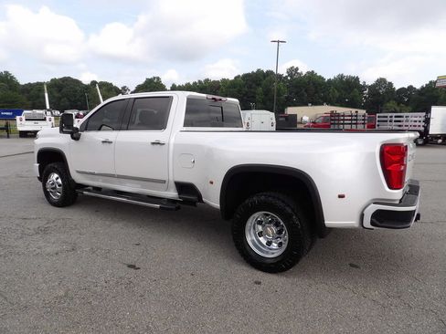 Used 2024 Chevrolet Silverado 3500 High Country w/ High Country Premium Package AWD/4WD image 4