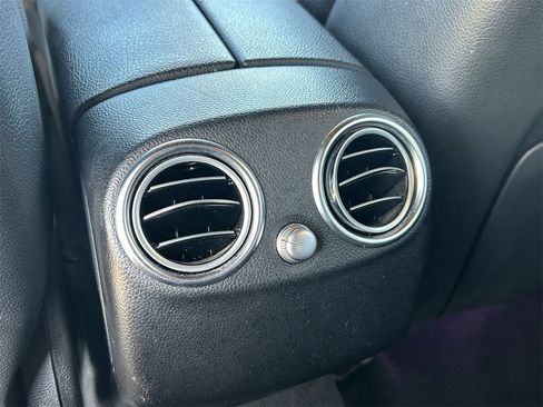 Used 2020 Mercedes-Benz GLC 300 GLC 300 image 15