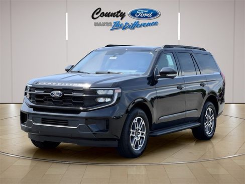 New 2025 Ford Expedition Active image 2