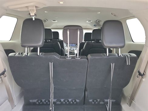 Certified 2024 Chrysler Pacifica Touring-L image 10