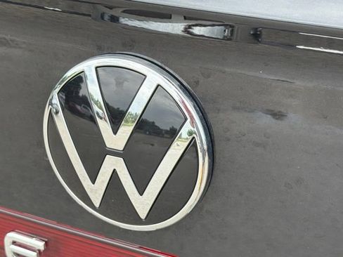 Used 2025 Volkswagen Jetta SE FWD image 27