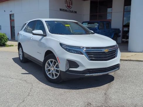 Used 2024 Chevrolet Equinox LT FWD image 2