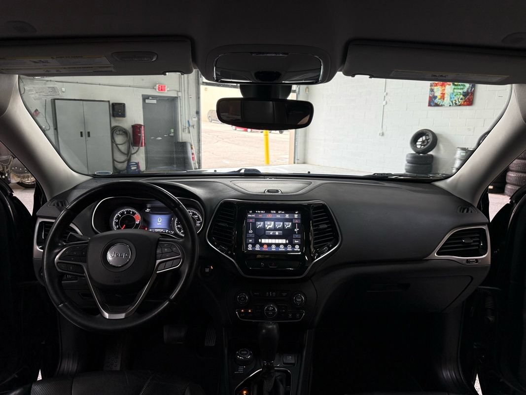 Used 2020 Jeep Cherokee Limited AWD/4WD image 21