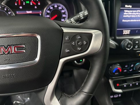 Used 2024 GMC Terrain SLT image 16