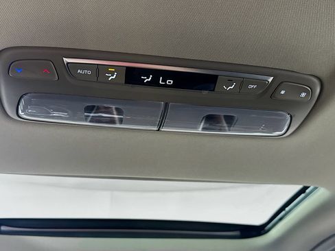 Used 2024 Kia Telluride S w/ S Sunroof Package FWD image 32