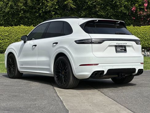 Used 2022 Porsche Cayenne GTS image 3