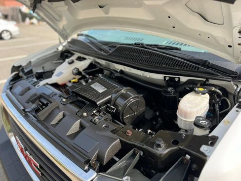 Used 2019 GMC Savana 2500 w/ Driver Convenience Package image 39