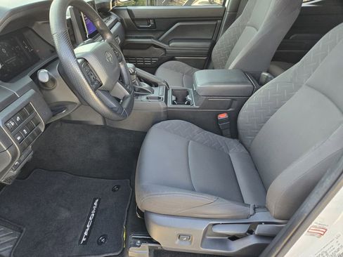 Used 2025 Toyota Tacoma SR image 13