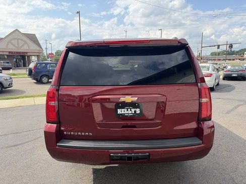 Used 2017 Chevrolet Suburban LT w/ LT Signature Package AWD/4WD image 4