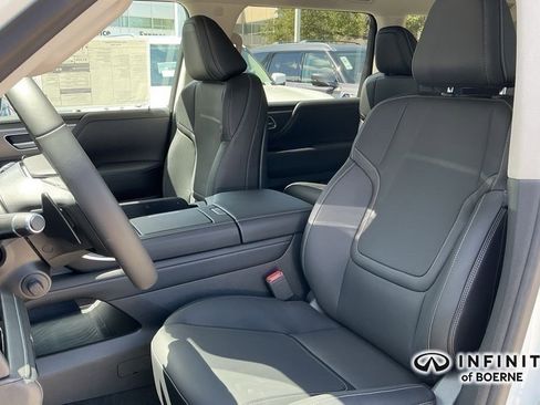 New 2026 INFINITI QX80 Pure image 22