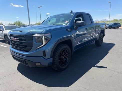 Used 2024 GMC Sierra 1500 Elevation AWD/4WD image 3