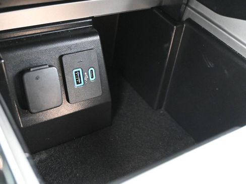 Used 2022 Ford Explorer ST image 25