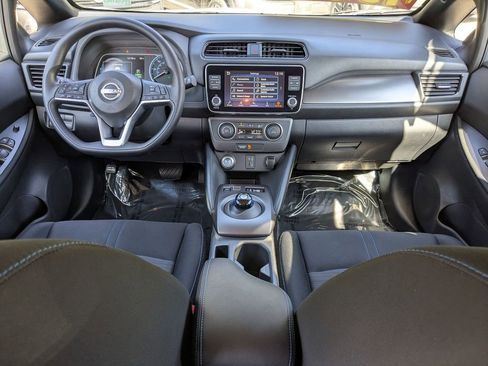 Used 2023 Nissan Leaf S image 23