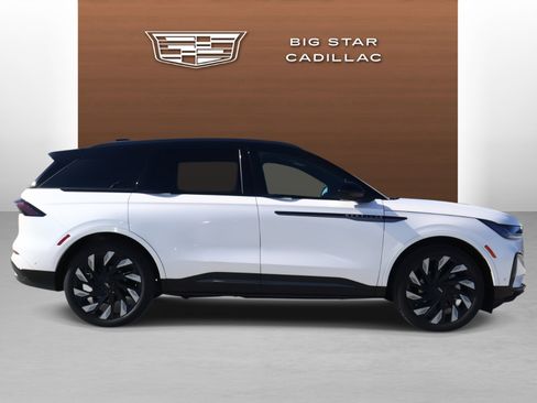 Used 2024 Lincoln Nautilus Reserve w/ Equipment Group 202A image 6