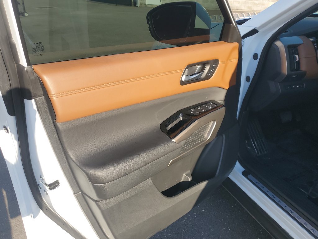 Used 2025 Nissan Pathfinder Platinum w/ Cargo Package FWD image 27