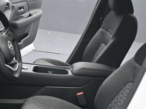 New 2026 Nissan Kicks SV w/ Cold Weather Package AWD/4WD image 17