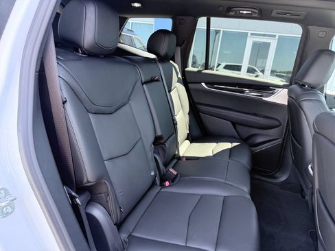 Used 2025 Cadillac XT6 Premium Luxury AWD/4WD image 14