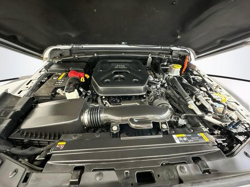 Used 2022 Jeep Wrangler Unlimited Rubicon 4xe AWD/4WD image 34