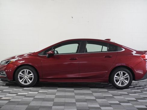 Used 2017 Chevrolet Cruze LT w/ Sun And Sound Package FWD image 2