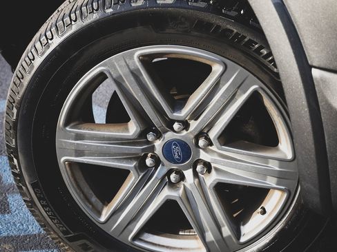 Used 2018 Ford F150 XLT w/ Equipment Group 302A Luxury image 2