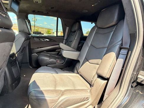 Used 2017 Cadillac Escalade Platinum AWD/4WD image 50