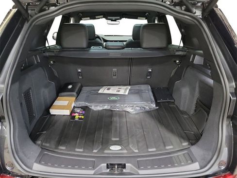 New 2024 Land Rover Discovery Sport Dynamic SE image 28