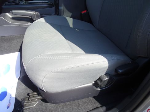 Used 2020 Toyota Tacoma SR AWD/4WD image 10