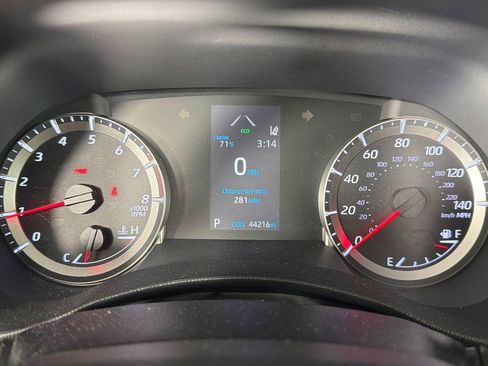Used 2022 Toyota Highlander LE FWD image 27