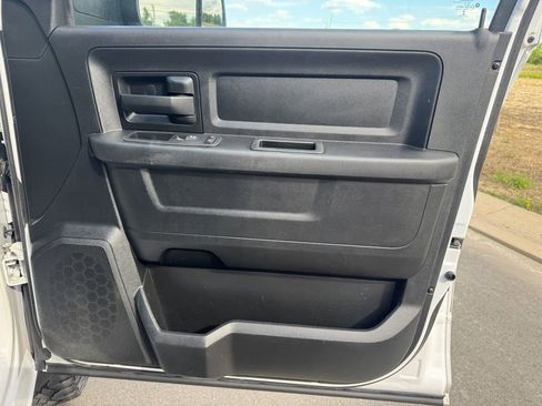 Used 2018 RAM 2500 Tradesman w/ Chrome Appearance Group image 19