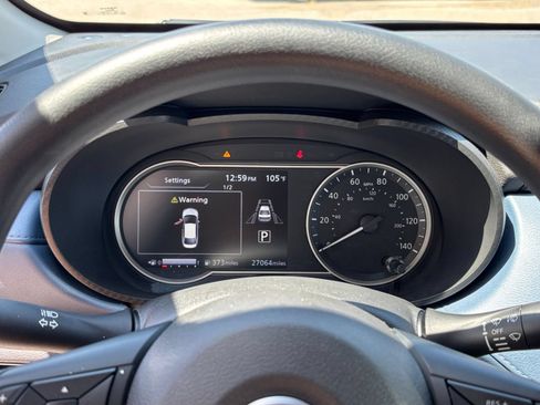 Used 2025 Nissan Versa SV FWD image 38