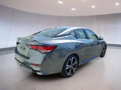 Used 2023 Nissan Sentra SR w/ SR Premium Package FWD image 3